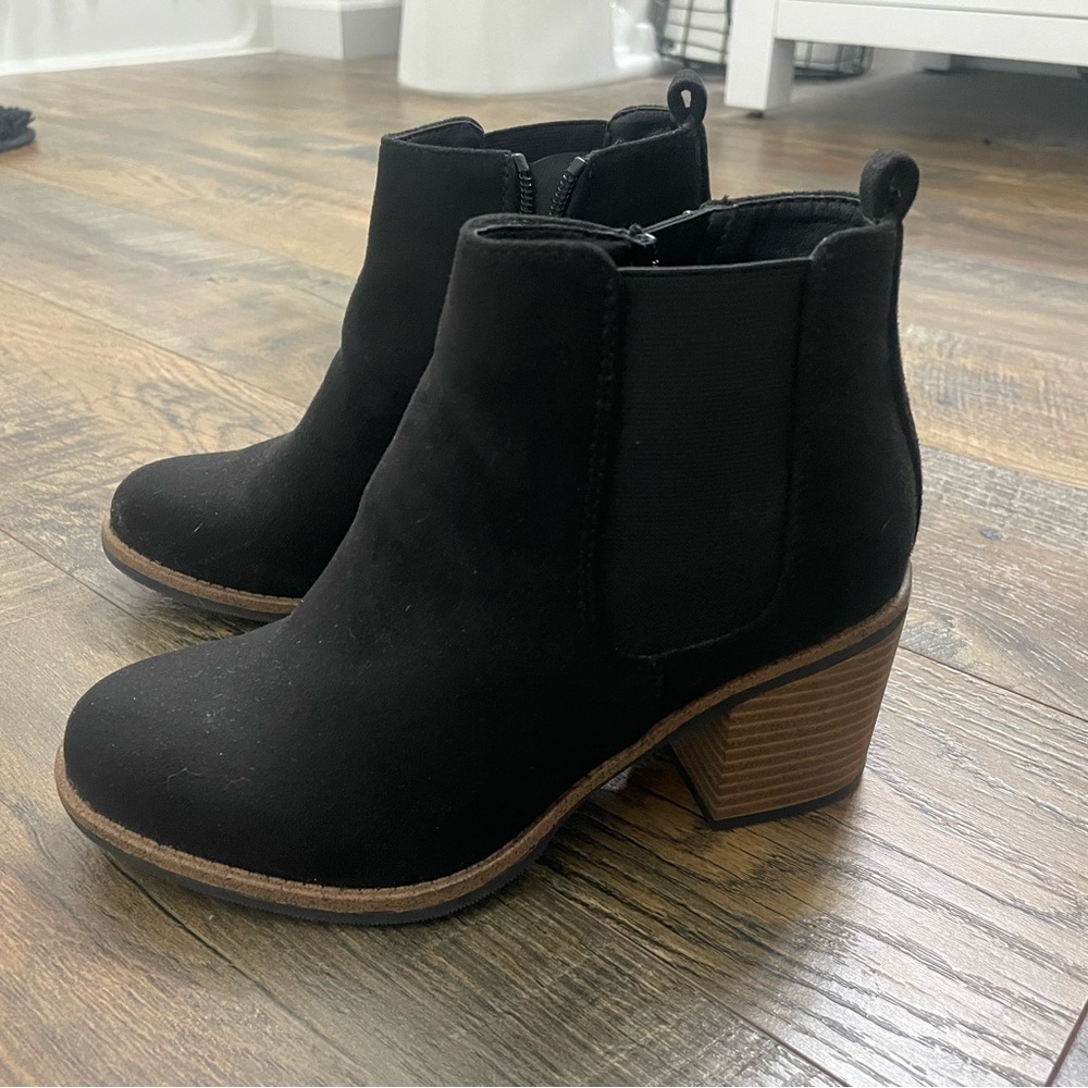 Black Chelsea Ankle Boots size 5.